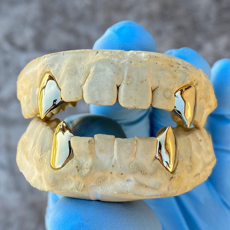 Shine Bright: Why Custom Gold Fang Grillz Stand Out
